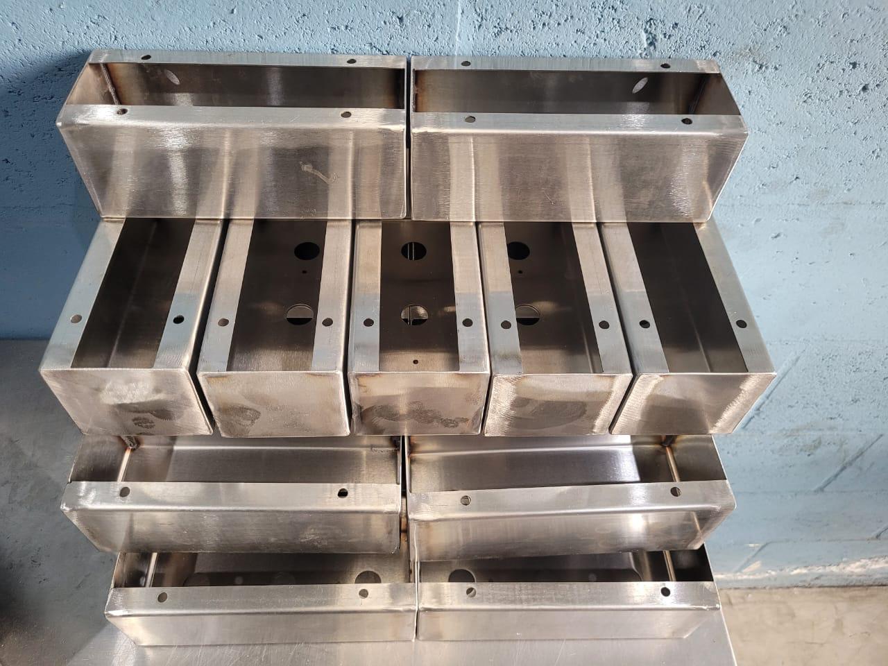 Caixas em aço inox fabricadas sob medida